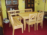 Rohová lavice (se šuplíkem a úložným prostorem), stůl a židle
